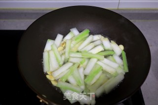 清香爽口的蒜烧冬瓜条的做法步骤：3