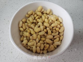 黄豆猪骨苦瓜汤的做法步骤：6