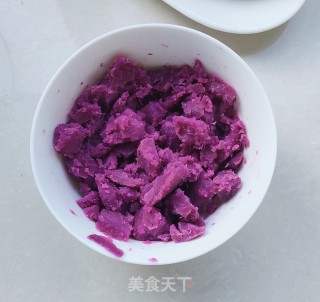 鸡蛋紫薯包的做法步骤：1