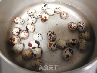 一口一个好吃到爆的可乐鹌鹑蛋的做法步骤：1