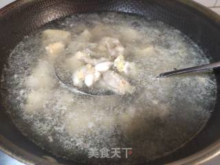 虫草炖鸡汤的做法步骤：2