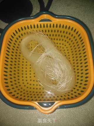 凉拌粉丝的做法步骤：1