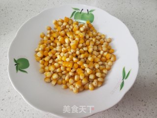 玉米粒炒鸡丁的做法步骤：2