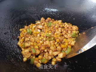 玉米粒炒鸡丁的做法步骤：6