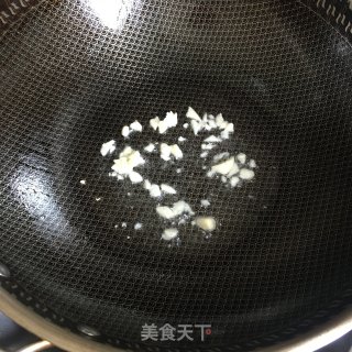 腊肠炒红薯梗的做法步骤：3