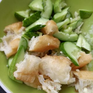 黄瓜拌油条的做法步骤：7