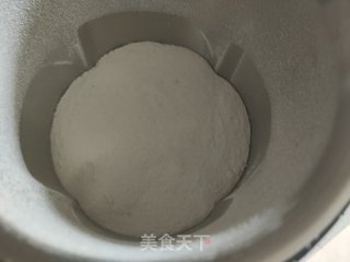 大米面葡萄干窝头的做法步骤：2