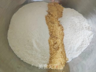 大米面葡萄干窝头的做法步骤：4