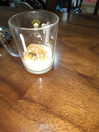 酸奶麦片杯的做法步骤：2