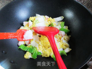 青椒虾味球炒娃娃菜的做法步骤：6