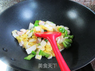 青椒虾味球炒娃娃菜的做法步骤：8