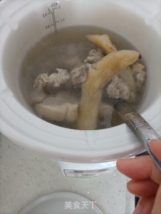 羊肉天麻汤的做法步骤：7