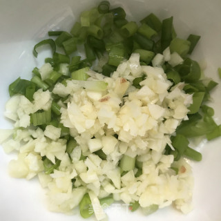 蒜香菠菜面的做法步骤：7