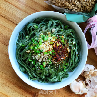 蒜香菠菜面的做法步骤：12