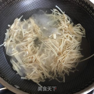 黄瓜拌百叶丝的做法步骤：3