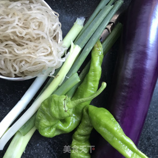 茄子青椒素包的做法步骤：1
