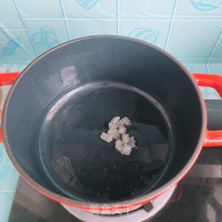 排骨烀土豆的做法步骤：4