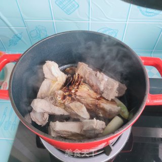 排骨烀土豆的做法步骤：8