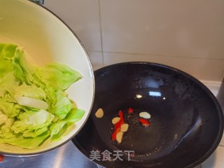 爆炒甘蓝的做法步骤：6