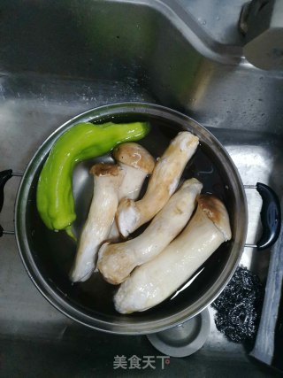 鱼香杏鲍菇的做法步骤：1