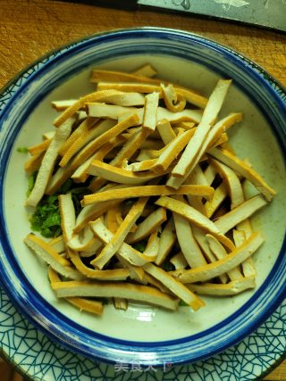 老干妈拌豆干的做法步骤：7