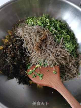 韭菜鸡蛋菜盒的做法步骤：7