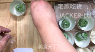 椰香面包卷，做法简单，入口绵软细腻，椰香味十足，口感超好。的做法步骤：17