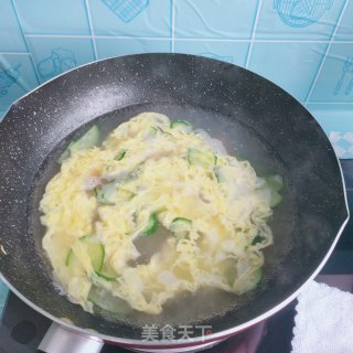 黄瓜紫菜蛋花汤的做法步骤：7