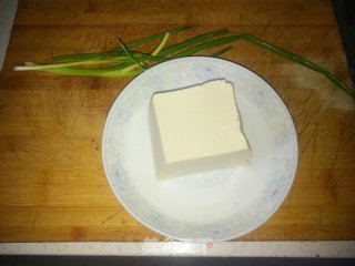 小葱拌豆腐的做法步骤：1