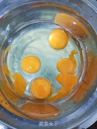 蒸蛋糕的做法步骤：1