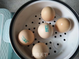 凉拌鸡蛋的做法步骤：2
