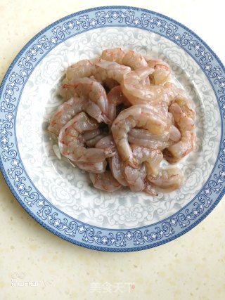 百合炒虾仁的做法步骤：4