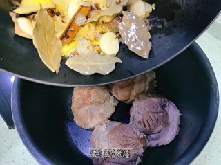 酱牛肉的做法步骤：7