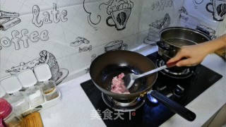 猪肉粉条炖豆皮的做法步骤：2