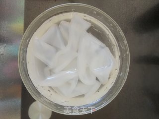#下饭菜 # 麻酱拌粉皮的做法步骤：2