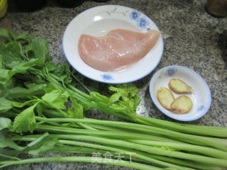 芹菜拌鸡胸肉的做法步骤：1