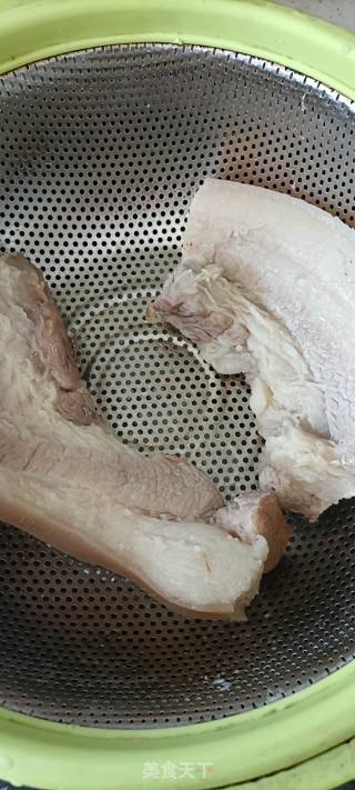 梅菜扣肉的做法步骤：1