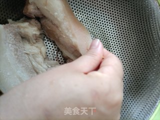 梅菜扣肉的做法步骤：2