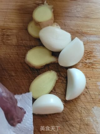 酱油鸽子的做法步骤：2