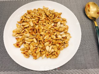 奶香南瓜籽的做法步骤：5