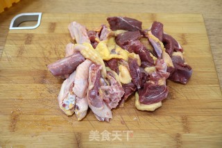 浓香入味的胡萝卜土豆焖鸭肉的做法步骤：3