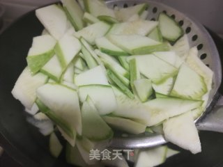 虾仁炒西葫芦的做法步骤：3