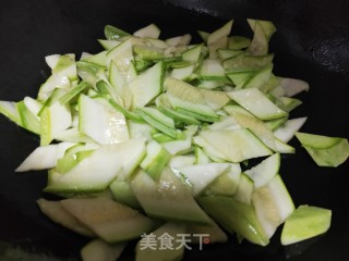 虾仁炒西葫芦的做法步骤：9