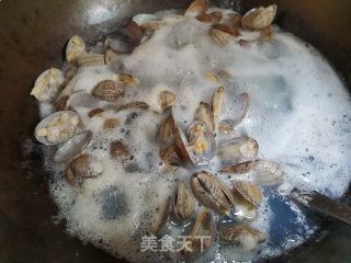 捞汁花甲的做法步骤：2