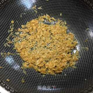 虾皮青椒丁的做法步骤：1