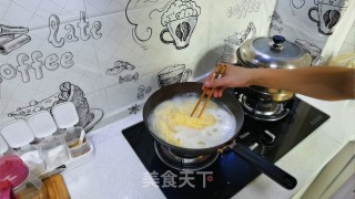 酸辣煎蛋空心面的做法步骤：7