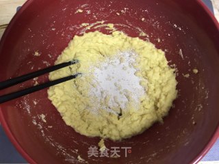 玉米葵花饼，健康粗粮法帅蒸烤箱怎么做？的做法步骤：3
