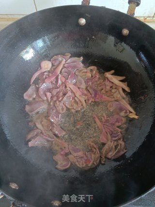 鸡杂木耳红薯粉的做法步骤：3