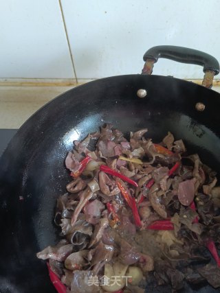 鸡杂木耳红薯粉的做法步骤：5