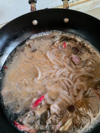 鸡杂木耳红薯粉的做法步骤：7